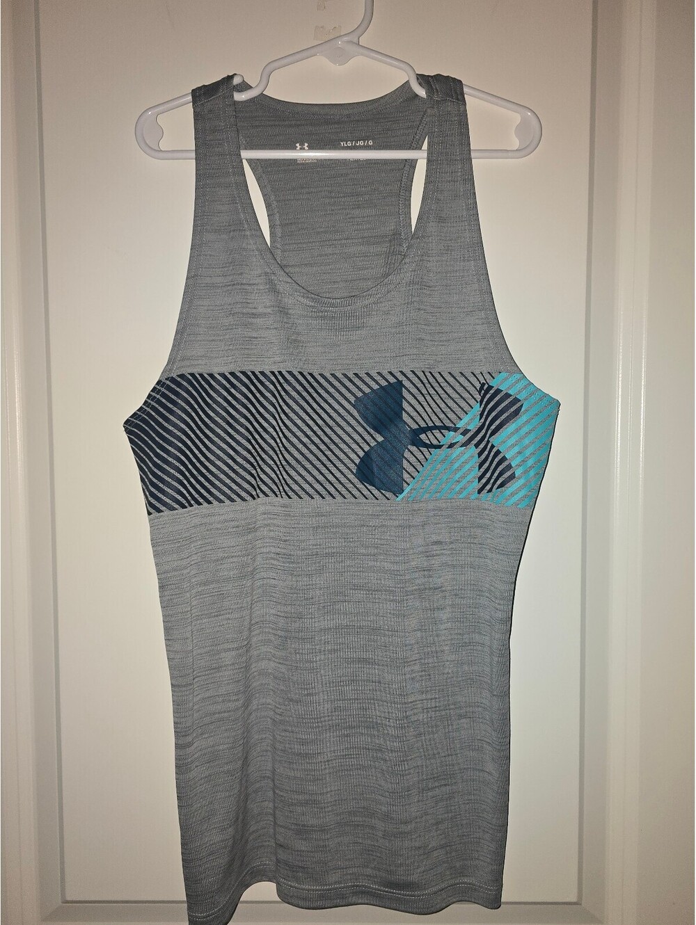 Under Armour young adolescent HeatGear Fitted Tank Top, Size YLG